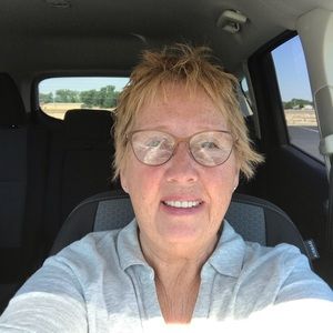 Meet your Posher, Joya